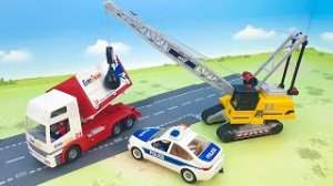 Пожарная Полицейская машина Автокран Грузовик Самосвал - новые игрушечные видео 2022..mp4