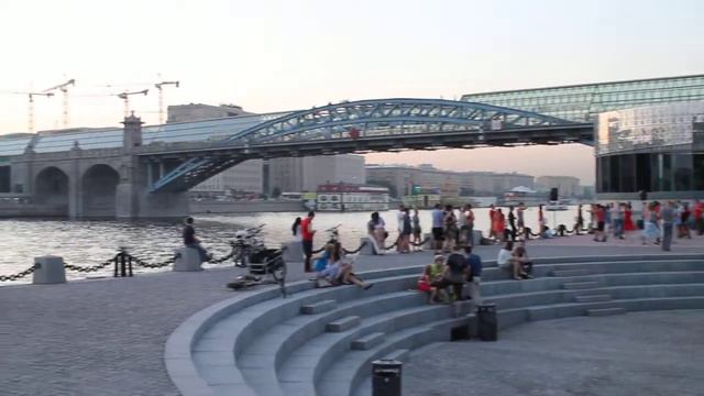 Летний вечер в Москве.. смотреть онлайн