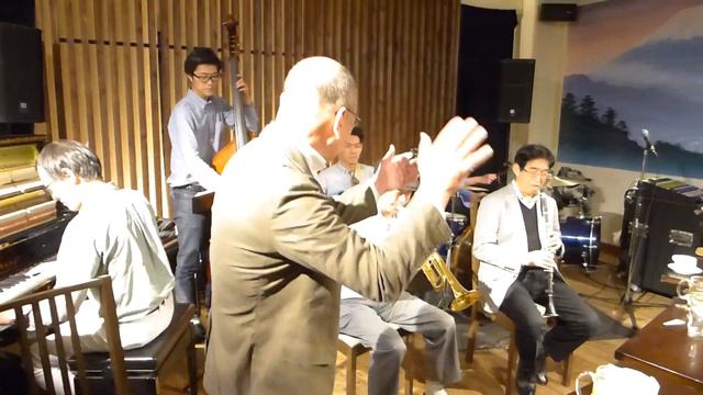 His Eyes On The Sparrow - New Orleans Stompers смотреть онлайн