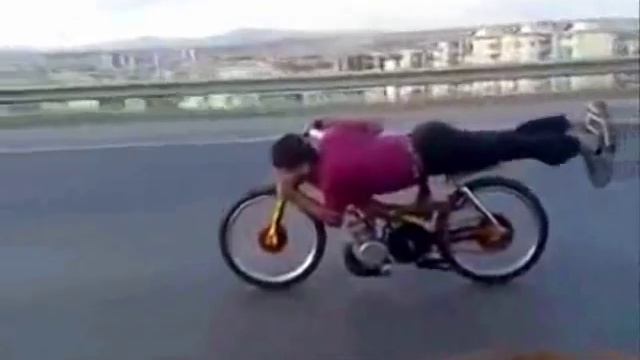 Rocket Moped смотреть онлайн