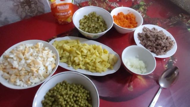 ГОТОВЛЮ САЛАТЫ И ЖДУ ЧУДО. смотреть онлайн