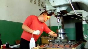 Как я работал на заводе! Работа на координатном расточном станке! Жизнь рабочего в России.