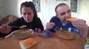 МУКБАНГ С ВАРЕЙ / СУП КУРИНЫЙ С ЛАПШОЙ / ОГУРЧИКИ / БУТЕРБРОДЫ / 02. 01. 2023