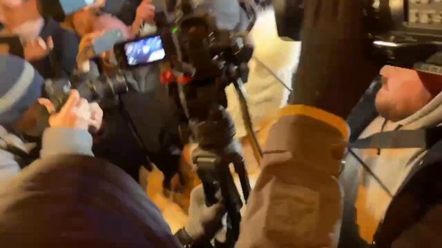 ХОВАНСКИЙ ОСВОБОЖДЁН ИЗ СИЗО И ЕДЕТ ДОМОЙ!!! смотреть онлайн