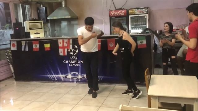 Чеченская Лезгинка Madina Madina В Кафе В Тбилиси 2019 Девушка Танцует Обычно ALISHKA ELVIN AYS смотреть онлайн