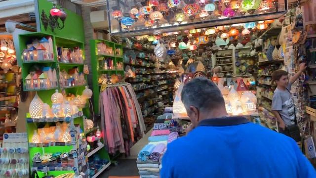 Греция, остров Крит, Айос Николаос, виртуальная пешеходная экскурсия, озеро Артемиды, рестораны 0+ смотреть онлайн