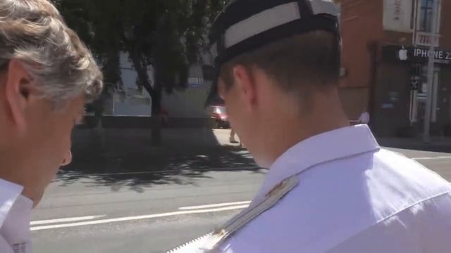 Звезда ютуба ИДПС Мараев издевается над Краснодарским водителем смотреть онлайн