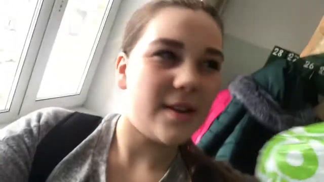 Vlog/День 3/Разбила телефон одноклассника об стену смотреть онлайн