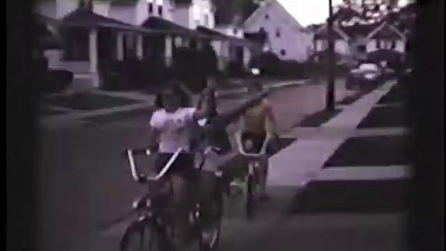 Aunt Dolores and Uncle Clarence visit Cleveland. Circa 1974. смотреть онлайн