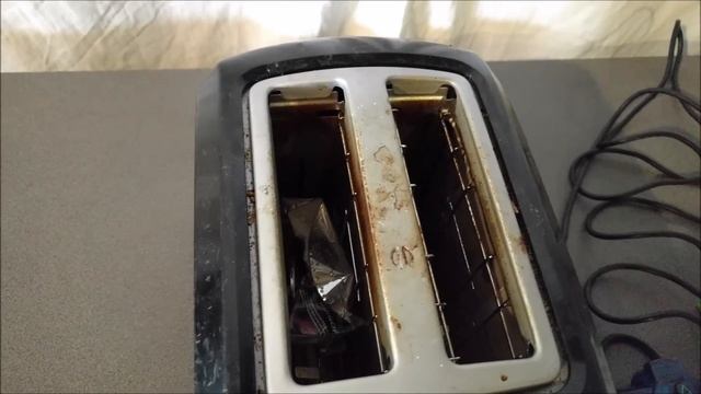 What Happens When You Put an Xbox 360 Game in... A Toaster?? смотреть онлайн