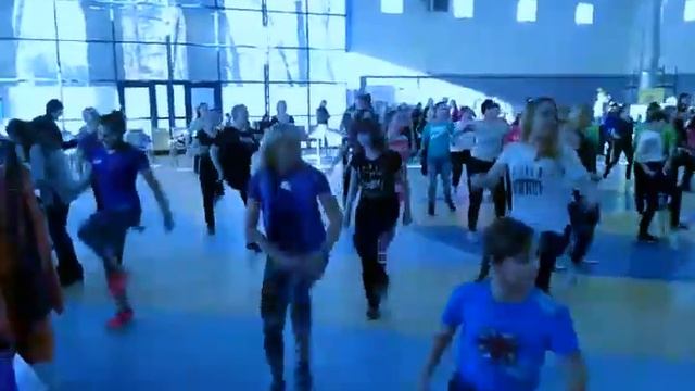 Фитнес - тур ))) "Живи танцуя" -- FitCurves - Poltava-- смотреть онлайн