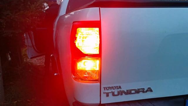 Toyota Tundra przeróbka lamp z USA + montaż projektorów Bi-led смотреть онлайн