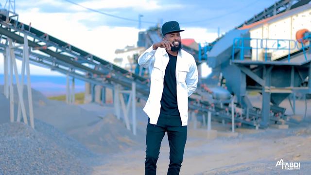 RAHMA HASSAN IYO MUKHTAAR JIGJIGAWI | JAWIGA YAAL JIGJIGA | OFFICIAL MUSIC VIDEO смотреть онлайн