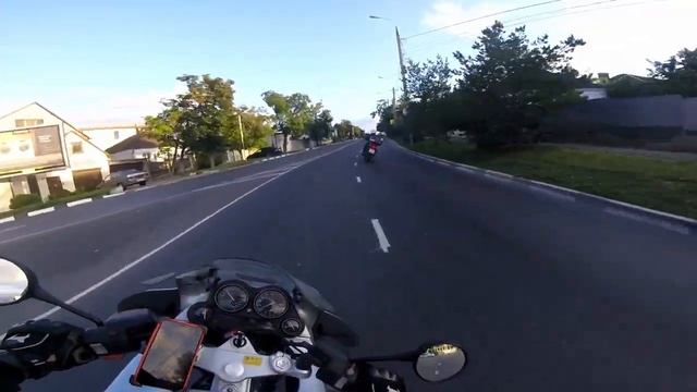 Мото дневник 2 Прохват по пробке  Все двигаются на красный свет