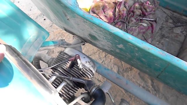 заводим мотоцикл урал поле десяти летнего простоя ! смотреть онлайн