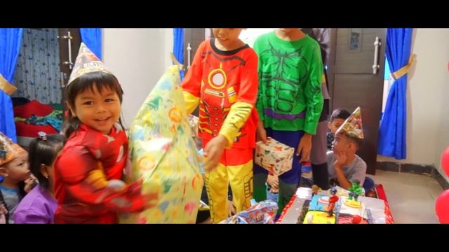 Parodi Lucu!!!Kejutan Misterius Untuk Rey Dari Superhero | Little Princess Rara смотреть онлайн