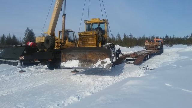 Погрузка трактора. Заклинил двигатель смотреть онлайн