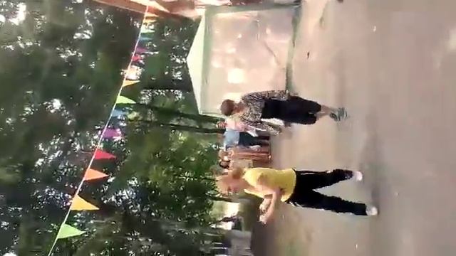 Дружинин отдыхает. Вот так танцуют в деревне. смотреть онлайн