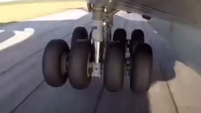 Посадка ИЛ-76 в а/п Раменское. Снято Артуром Саркисяном. Ilyushin-76 landing in Ramenskoe (ZIA). смотреть онлайн