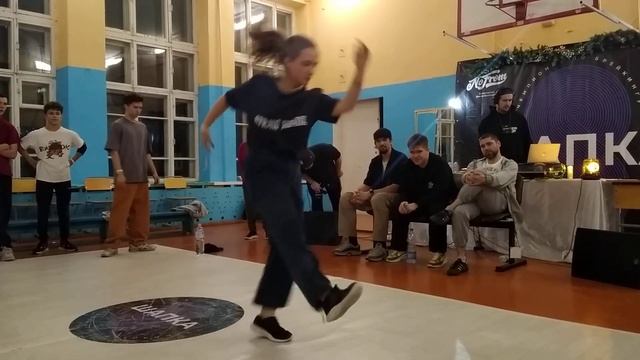 Шапка 8 смотреть онлайн