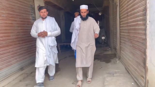 مدرسے کے یتیم بچوں میں چپل اور کپڑے تقسیم spring and dresses in the orphan children of madrassa смотреть онлайн