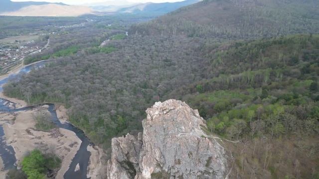 Скала ДЕРСУ УЗАЛА (п. Кавалерово, Приморский край) смотреть онлайн