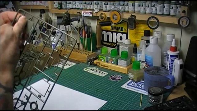 Bronco 1/35 British Airborne Troops riding in 1/4 ton truck Inbox Review смотреть онлайн