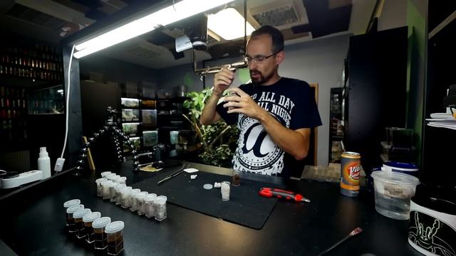 UNBOXING 20 CREEPY CRAWLERS смотреть онлайн