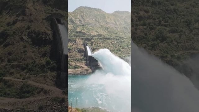 Водосброс Нурекской ГЭС 2022г. На максимум. смотреть онлайн
