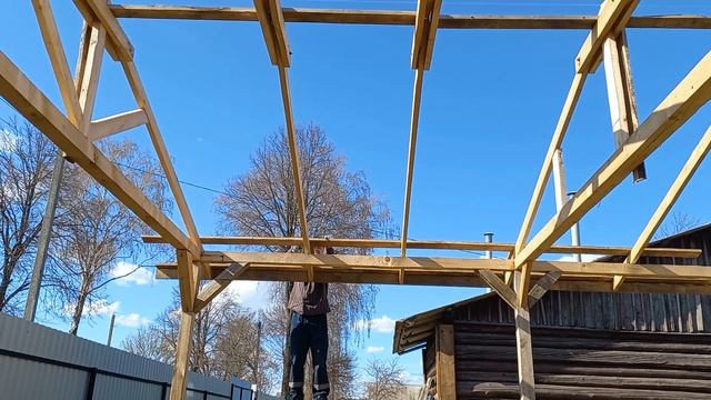 Обрешетка двухскатной крыши автомобильного навеса под ондулин. смотреть онлайн