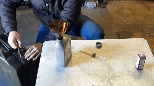 Приготовление топливной смеси для двухтактных двигателей. смотреть онлайн