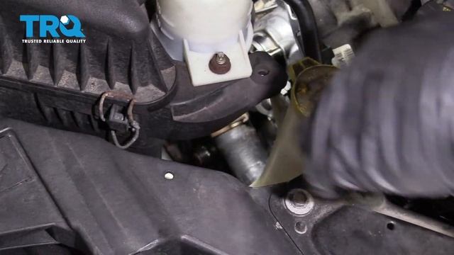 How to Replace Upper Radiator Hose 2008-16 Chrysler Town & Country смотреть онлайн