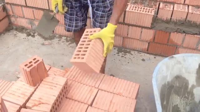 Кирпичная кладка специалистом
