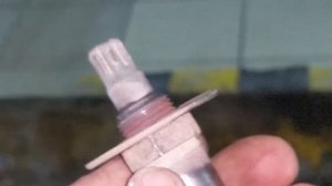 Хонда CR V осматриваем первый лямбда зонд.