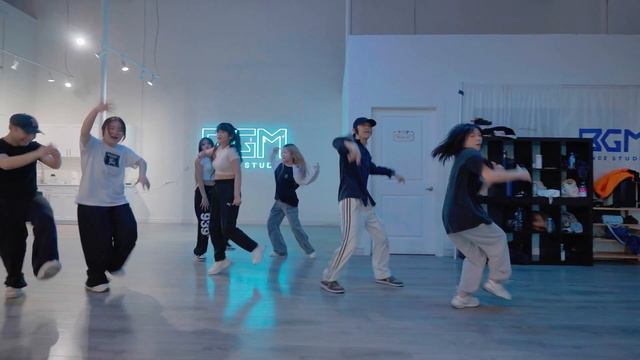 Go Crazy - Chris Brown, Young Thug | Centimeter Open-Level Workshop смотреть онлайн