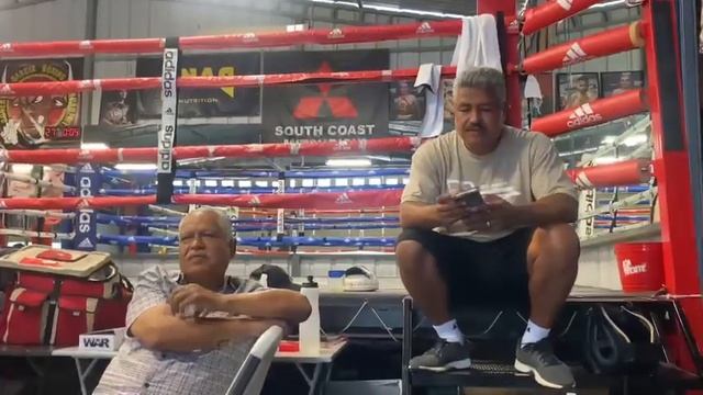 Big G and Robert Garcia react to Oscar De La Hoya wanting to fight Floyd Mayweather | Esnews смотреть онлайн