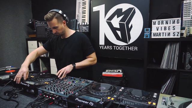 MORNING VIBES #64 MARTIN SZÉPE / MAF STUDIO x Andrija Jäger смотреть онлайн