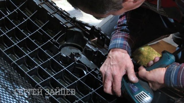 Установка Сетки на Решетку Радиатора Своими Руками. Снятие Переднего Бампера. AUDI Q7 смотреть онлайн