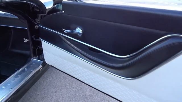 1958 Ford Thunderbird смотреть онлайн