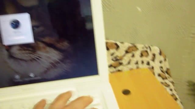Простейший столик для ноутбука смотреть онлайн