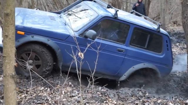 Что может стоковая Нива против нивы на блокировках  / Поездка на Устье