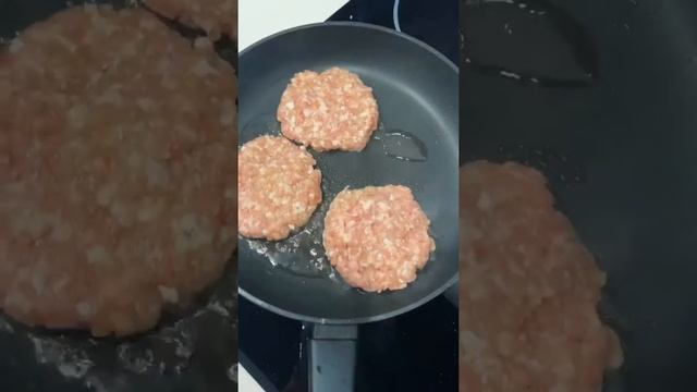 Сочный бургер / Бургер в домашних условиях смотреть онлайн