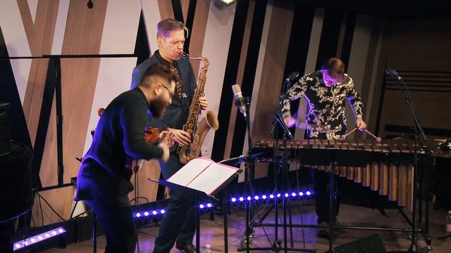 Daniel Erdmann's Velvet Revolution | Won't Put No Flag Out смотреть онлайн