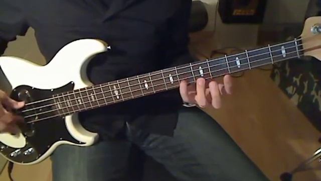Sir Duke by Stevie Wonder bass lesson - How to play смотреть онлайн