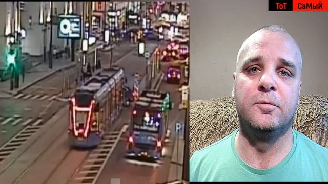 В Москве накануне вечером внедорожник Bentley Bentayga столкнулся с трамваем смотреть онлайн