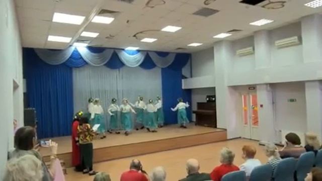 Танц.ансамбль "Завитушки", солистка ансамбля "Яхонтовые" и их руководитель - Анна Тюрина - "Кадриль смотреть онлайн