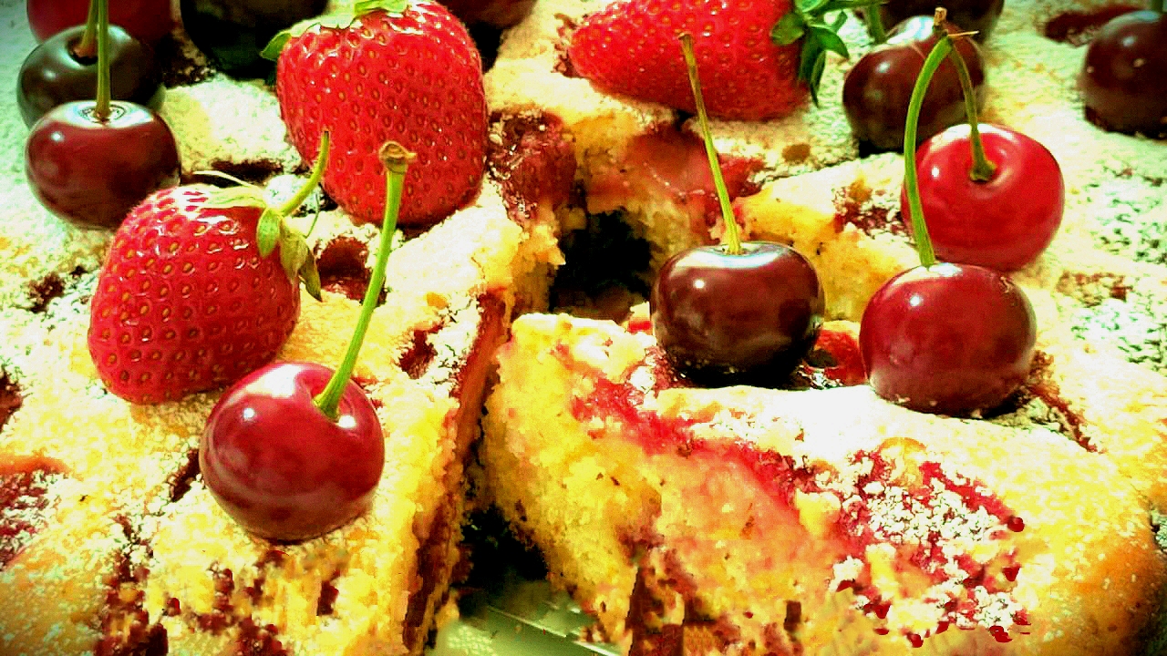 ПИРОГ С КЛУБНИКОЙ И ВИШНЕЙ🍒🍓Ольгины Рецепты. смотреть онлайн