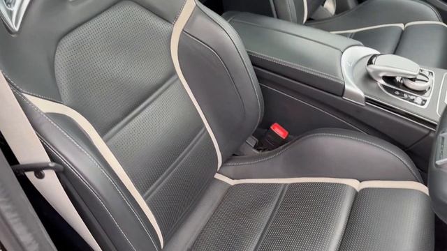 Mercedes-Benz C Class 4.0 C63 V8 BiTurbo AMG S (Premium). смотреть онлайн