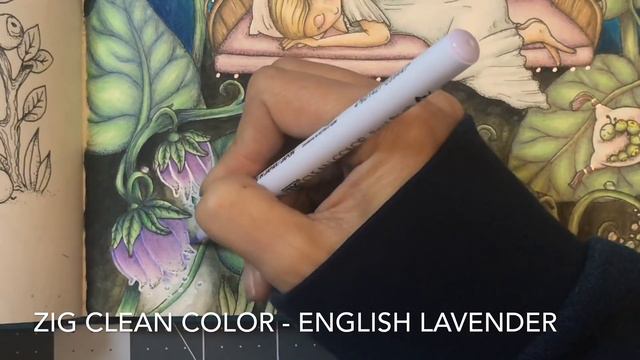 Using Zig Clean Color Real Brush over white Posca lines смотреть онлайн