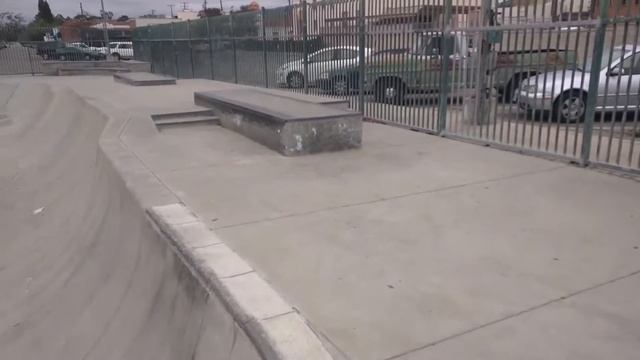 Tour of Santa Paula, CA Skatepark смотреть онлайн